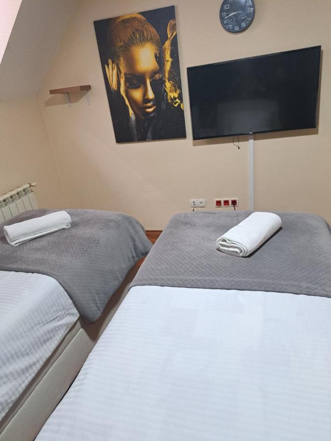Apartman Lotos SJJ Buitenkant foto